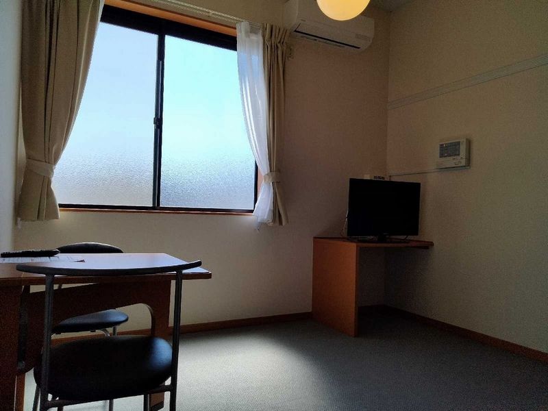 レオパレスサンパーク　２６番 居間