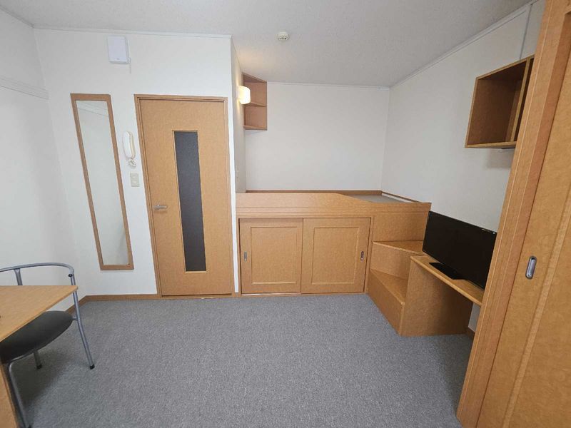 レオパレスグリシーナ 居間