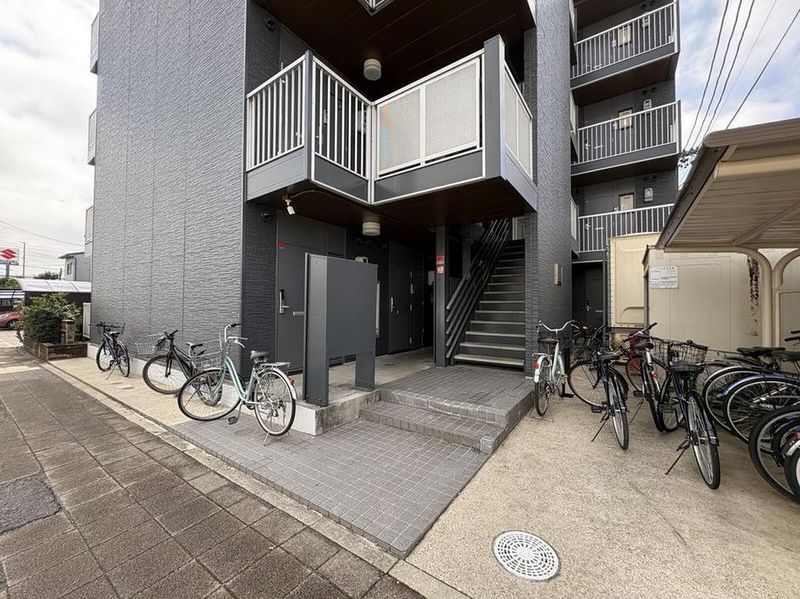 leopalace Sakae Entrance