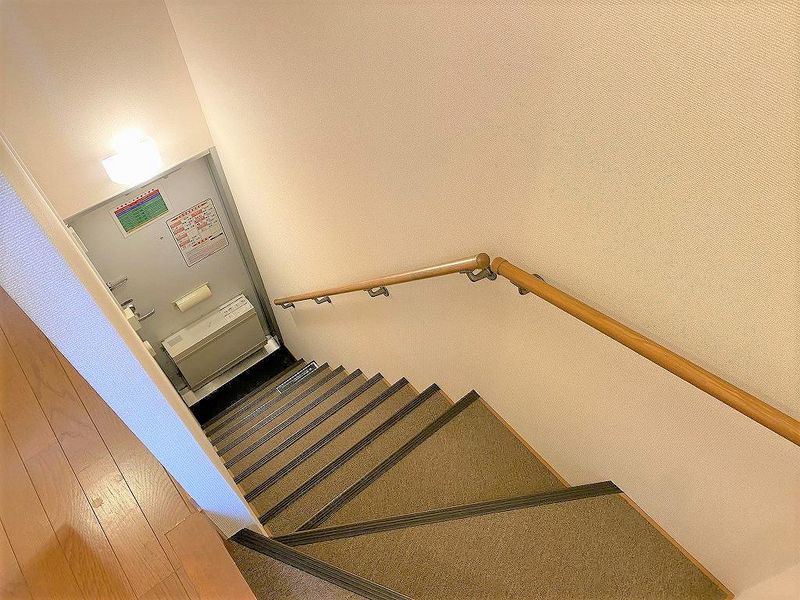 レオパレス雁ケ音 玄関
