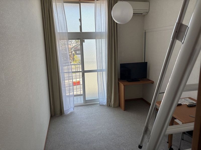 レオパレスリンダーホフ 居間