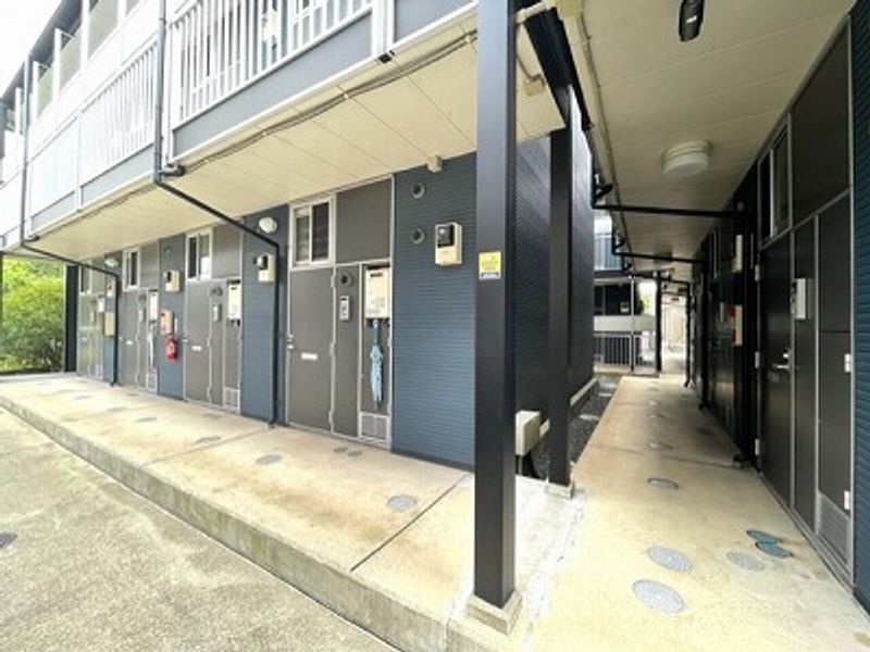 レオパレスアクア エントランス