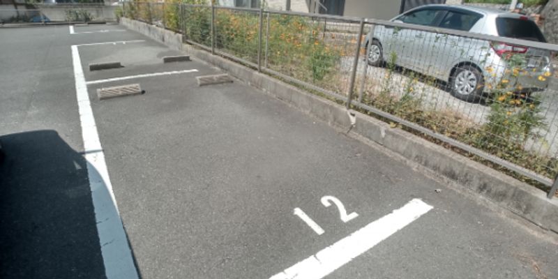 レオパレスＭＯＲＥニ島 駐車場