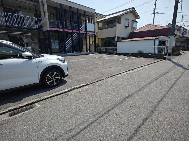 レオパレス長戸 駐車場