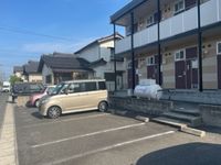 レオパレス瑞穂 駐車場