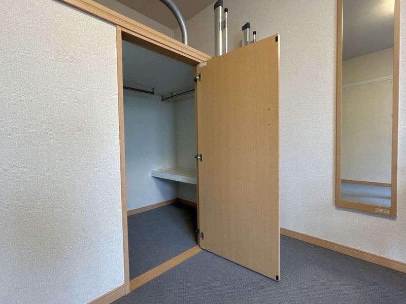 レオパレスエミールプラザ 収納
