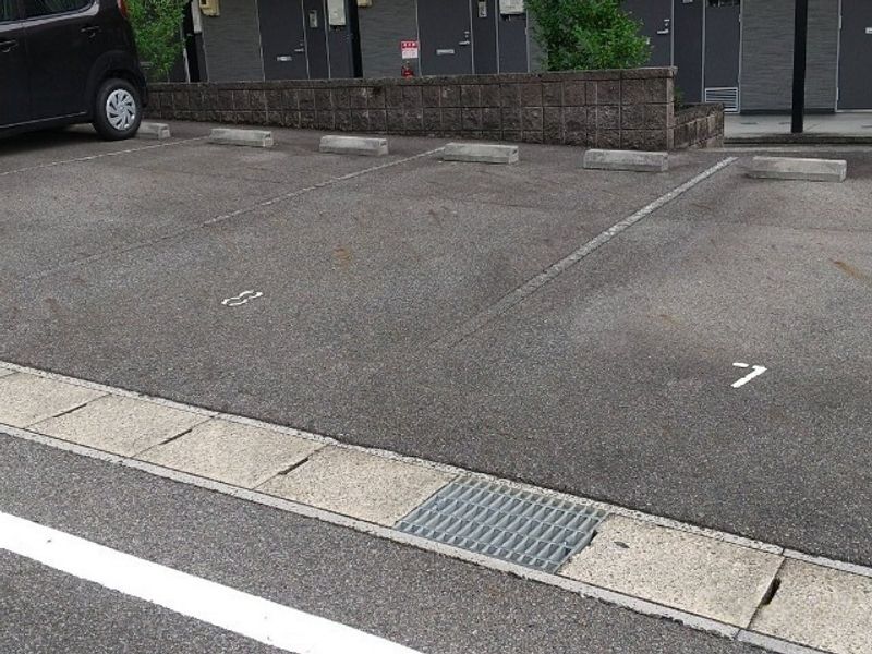 レオパレス浄水 駐車場