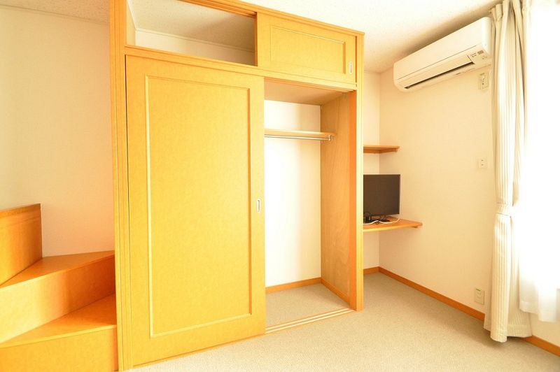 レオパレス富岡 収納