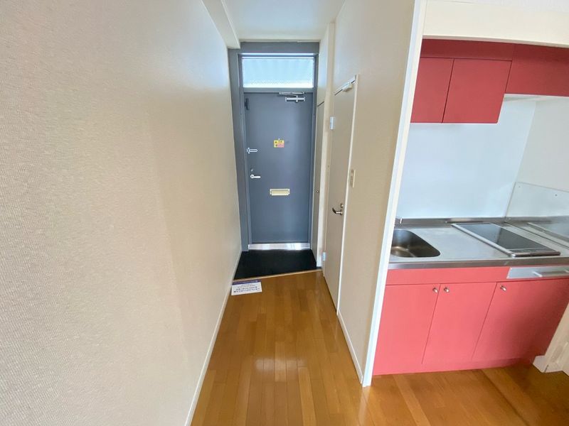 レオパレスウインドミル 玄関