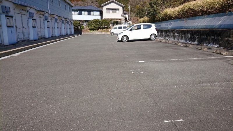 レオパレスＭＡＲＣＨＥＮ 駐車場