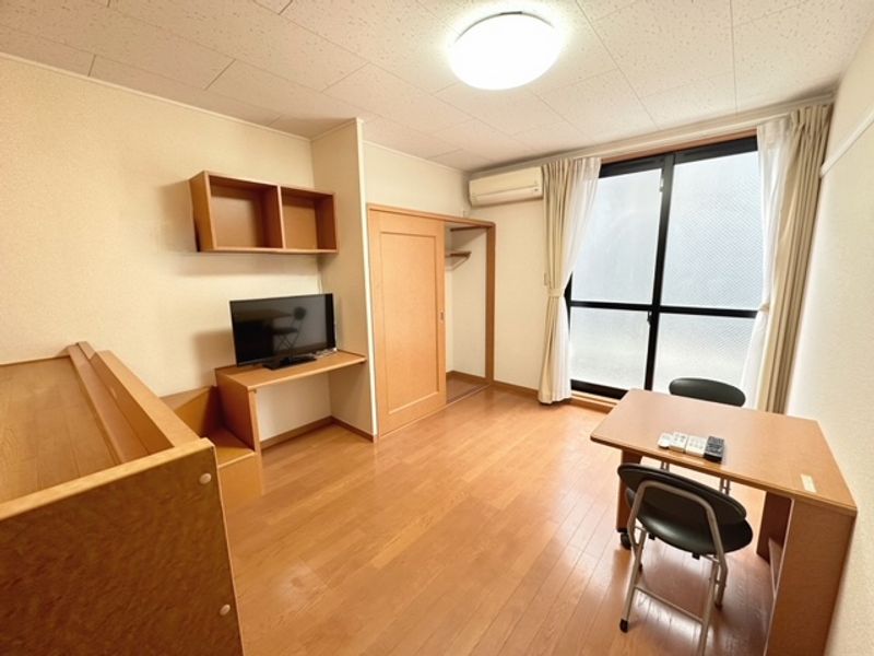 レオパレスラフィネ 居間