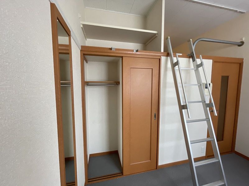 レオパレス太平寺 収納