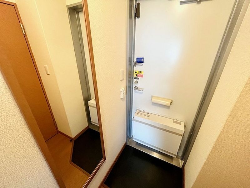 レオパレスソリチュード 玄関