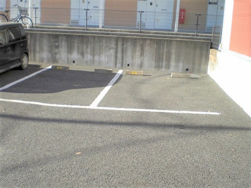 レオネクストカンパニュラ 駐車場