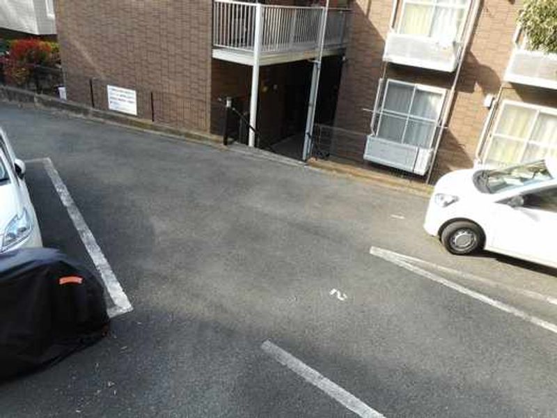 レオパレス鎌倉材木座 駐車場