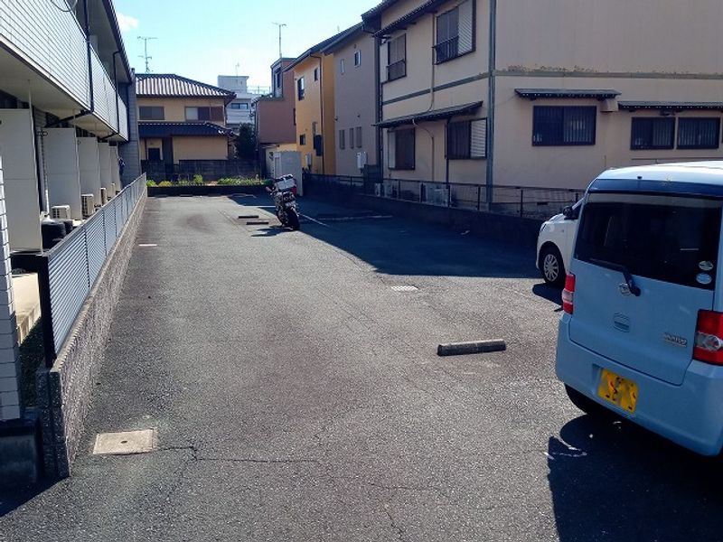 レオパレスナカノ 駐車場