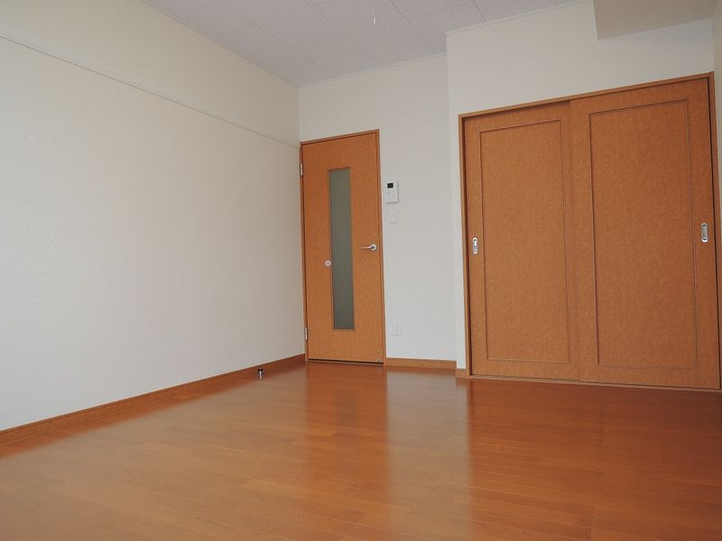 レオパレス南１０条 寝室