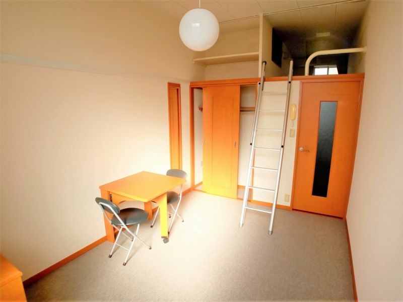 レオパレスラヴェンナ 居間