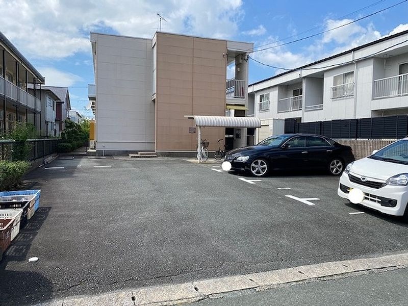 レオパレスミノル 駐車場