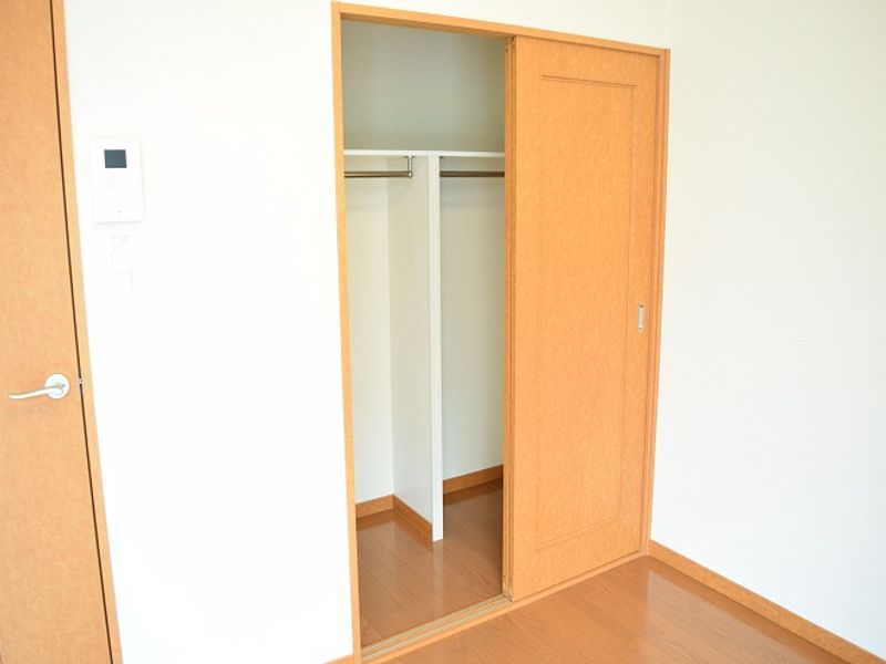 レオパレスＫＳ蔭山 収納