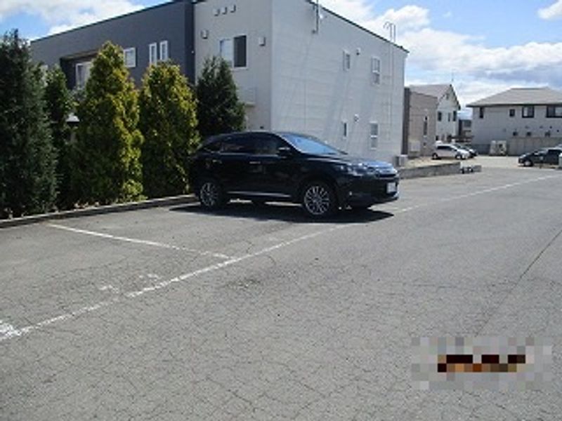 レオパレスウーノ安原 駐車場
