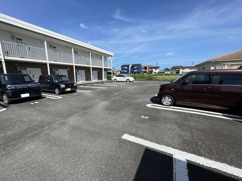 レオパレスみなみかぜ 駐車場