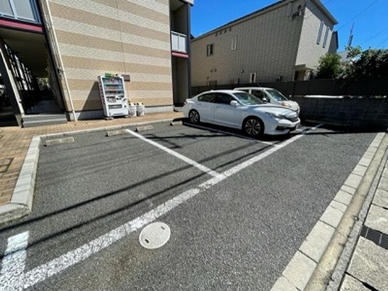 レオパレスエスポワール 駐車場