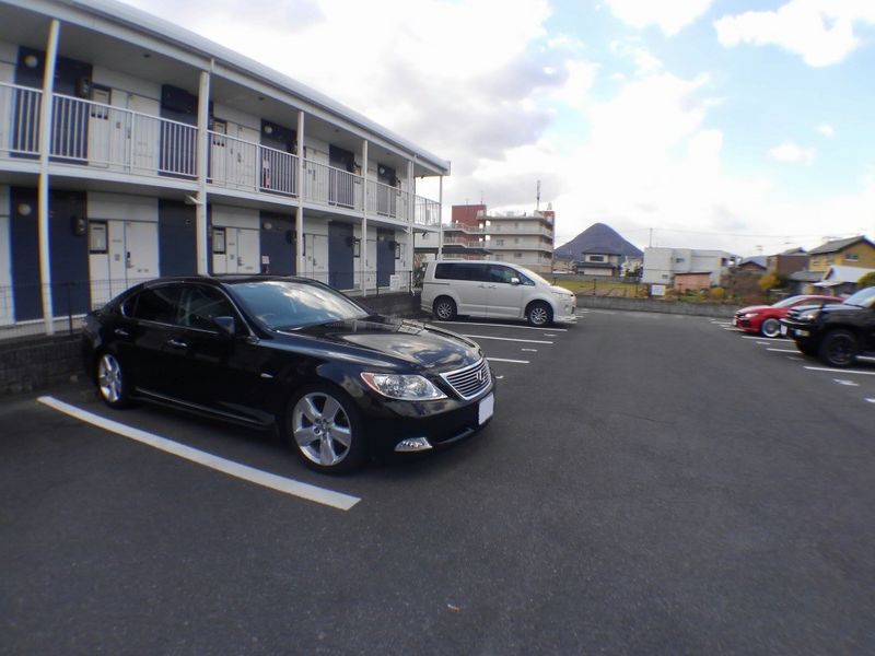 レオネクストＫＩＺＵＮＡ 駐車場