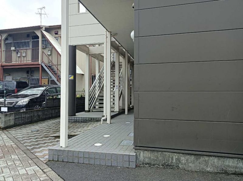 レオパレスジュネス紫原 エントランス