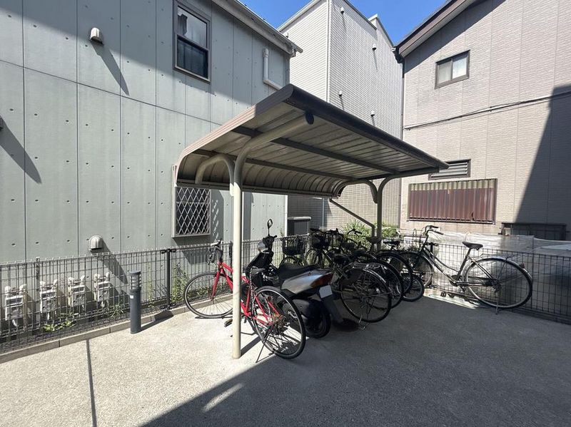 レオパレストレディア 共用部分
