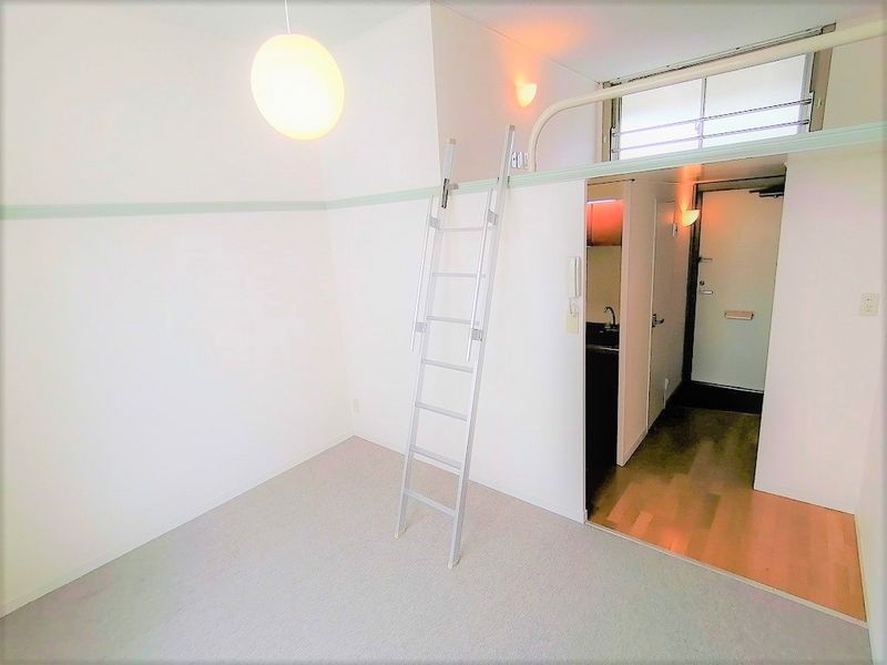 レオパレスブリリアント 居間