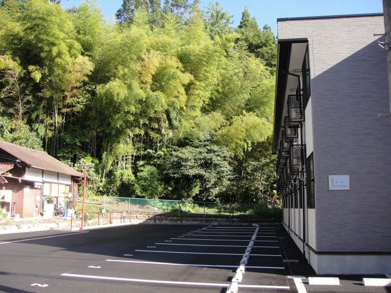 レオパレスケイ 駐車場