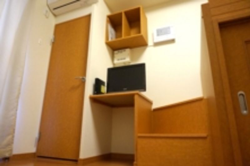 レオパレストロワイル片江 居間