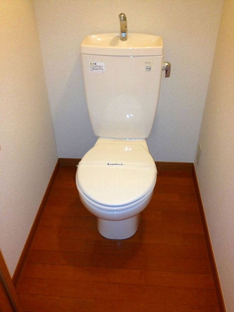 レオパレスシュッドプロスペール トイレ