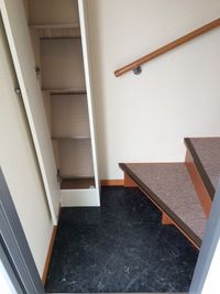 レオパレス暁 玄関