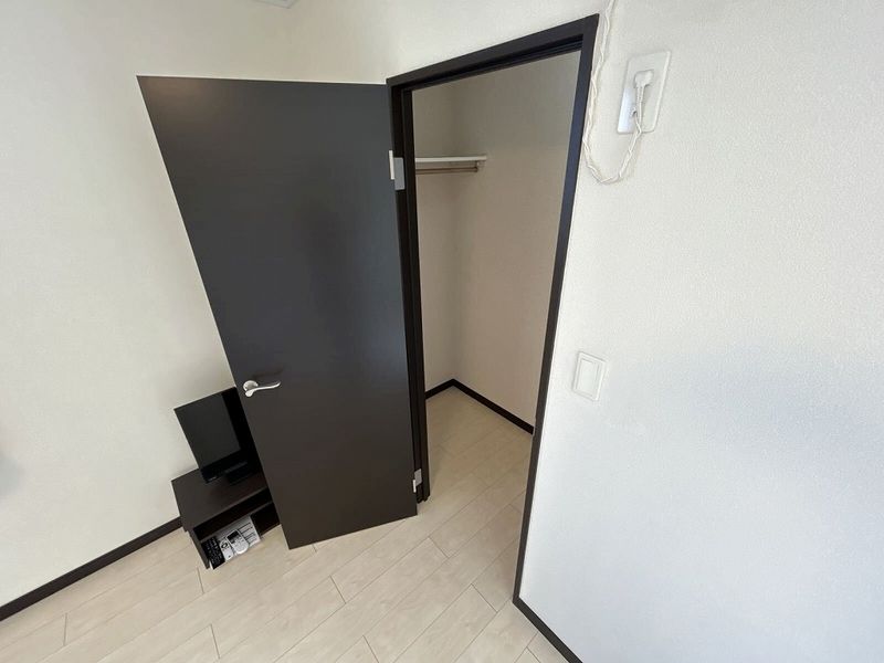 LEONEXT Magnolia Storage