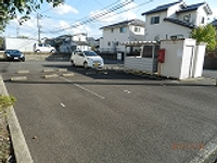 レオパレスパークサイド神中 駐車場