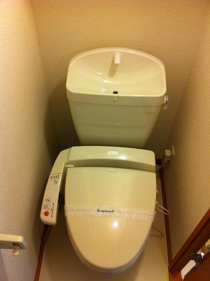 レオパレス高畑東 トイレ