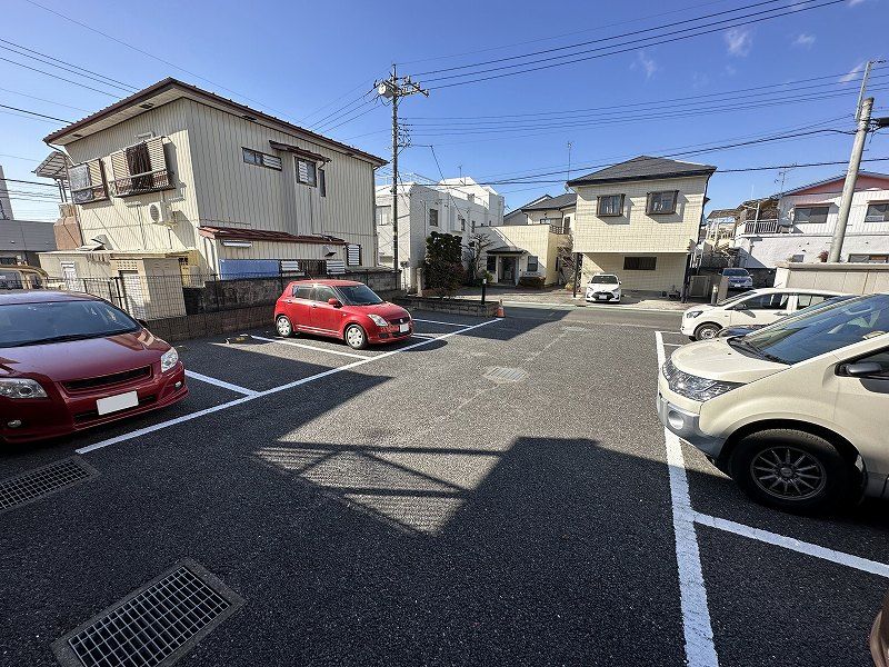 レオパレスサニーヒルズ 駐車場