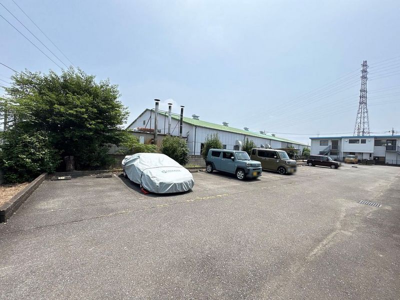 レオパレス三丁田 駐車場