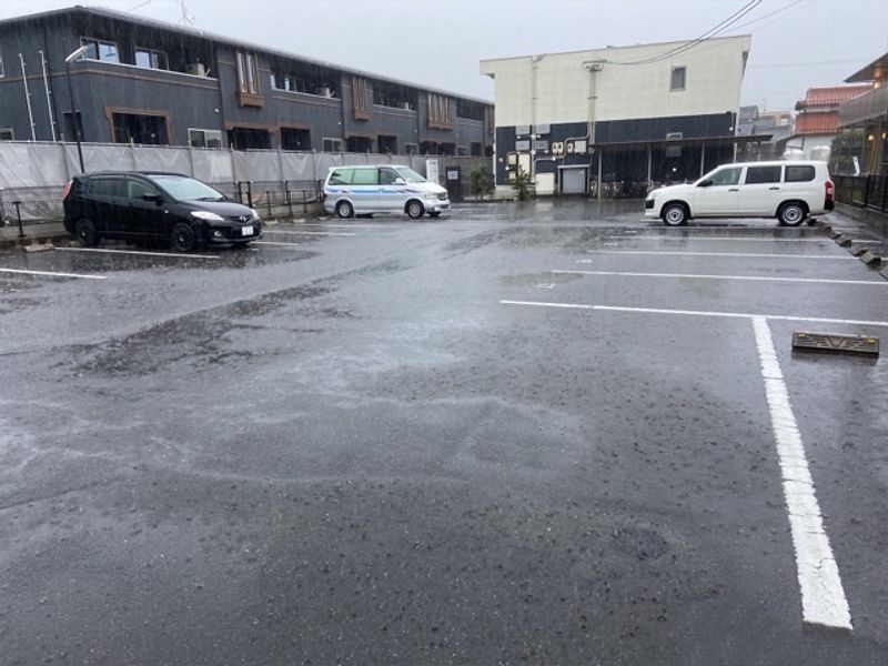 レオネクストステイシー 駐車場