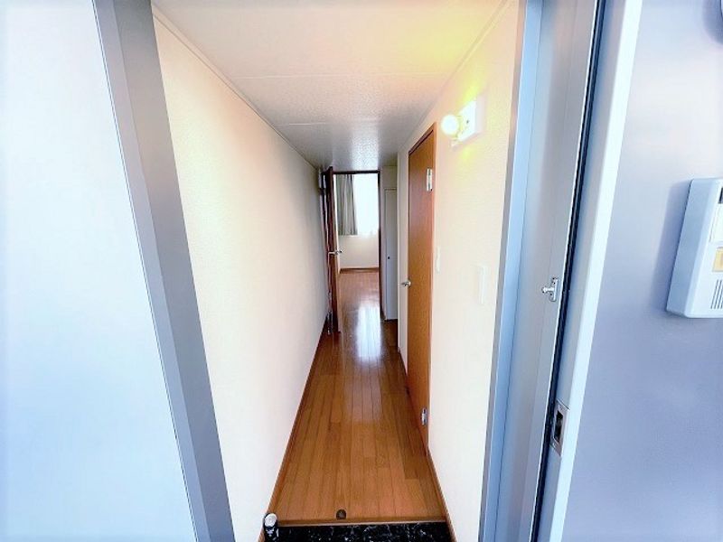レオパレス小枝 玄関