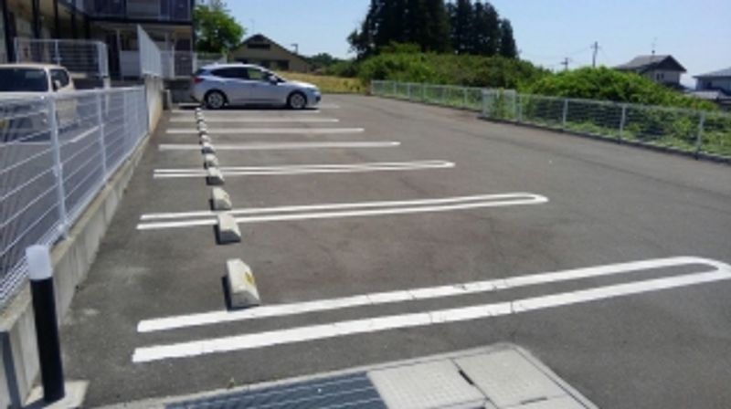 レオネクストクレールシャンブルⅡ 駐車場