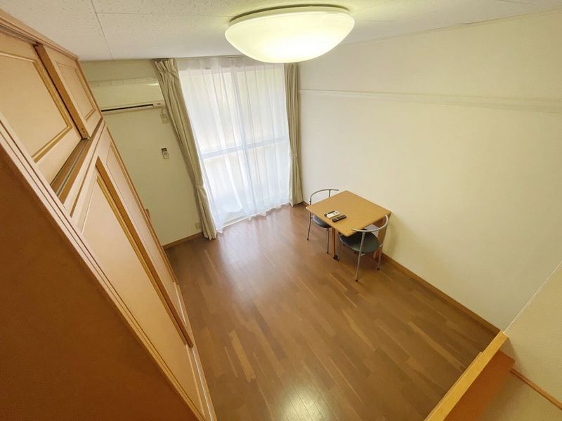 レオパレスやまぶき 居間