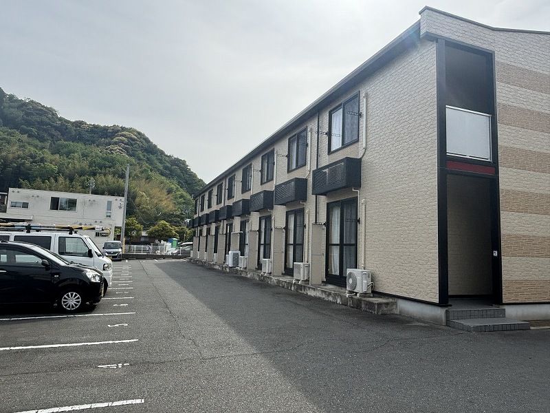 レオパレスＩＴＯＹＯＮＥ 駐車場