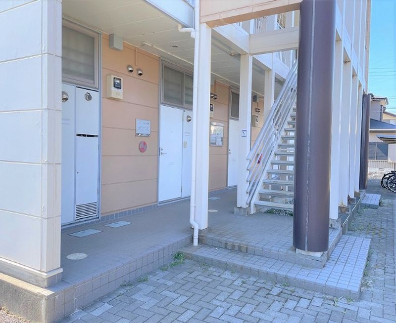 レオパレススプリングＡ エントランス