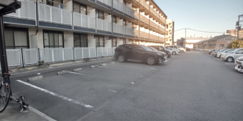 レオパレスエクレールＫ　Ⅰ 駐車場