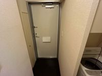 レオパレス小日向 玄関