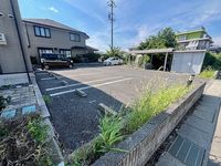 レオパレスヴィレッジ 駐車場
