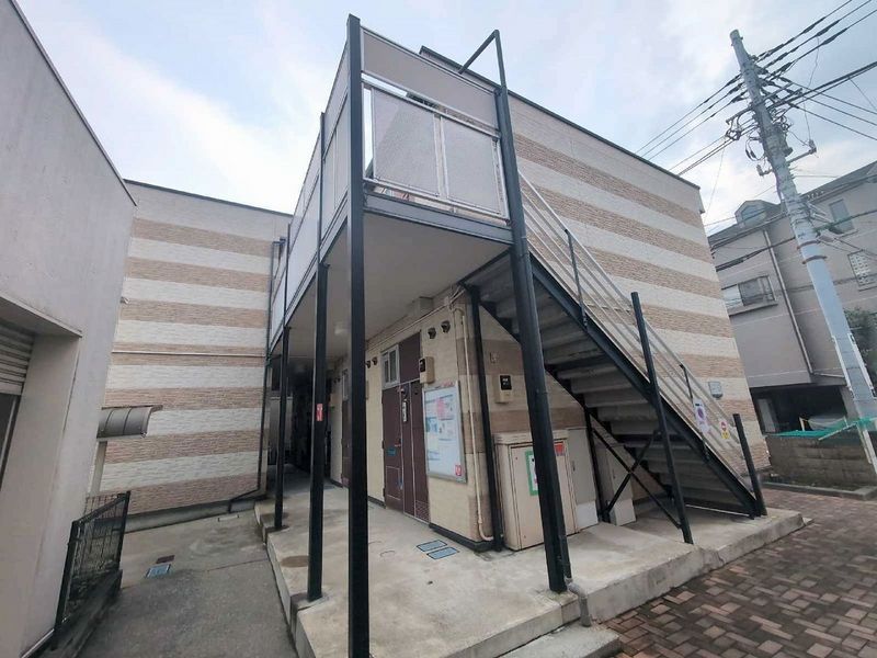 レオパレスフォンターナ 外観
